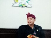 Anggota Dewan Perwakilan Daerah (DPD) Dapil Bali I Gusti Ngurah Arya Wedakarna saat memberikan klarifikasi di Kantor DPD RI Provinsi Bali, Jumat, 30 Oktober 2020 - foto: Istimewa