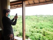 Menteri Pariwisata dan Ekonomi Kreatif Sandiaga Salahuddin Uno berkantor di Bali - foto: Istimewa