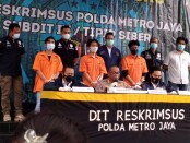 Polda Metro Jaya menangkap tiga pelaku penjual surat PCR palsu - foto: Bob/Koranjuri.com