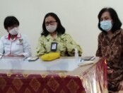 Komisi Penyelenggara Perlindungan Anak (KPPAD) Bali menggelar keterangan pers terkait upaya advokasi terhadap pelaku anak dalam kasus pembunuhan terhadap seorang karyawati Bank, Sabtu, 2 Januari 2021 - foto: Koranjuri.com