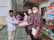 Dalam rangka Dies Natalis ke 52, SMK YPT Purworejo memberian hadiah bagi siswa berprestasi - foto: Sujono/Koranjuri.com