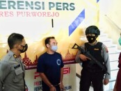 Satreskrim Polres Purworejo berhasil mengamankan Sfd (40) alias Udin, warga Indramayu, Jawa Barat, pelaku pencurian spesialis Toko Indomaret - foto: Sujono/Koranjuri.com