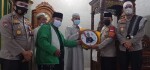 Program Suling Ramadhan Polda Metro Jaya Bagikan Al Quran dan Sajadah