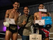 Senyum sumringah petarung Summer Fights Muay Thai Championship 2022 yang berhasil naik podium - foto: Istimewa