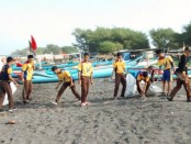 Cintaldo SMK PN-PN2 Purworejo kembali melaksanakan kegiatan bakti sosial yang diberi nama 'Kebut Laut', Minggu (19/06/2022), di Pantai Jatimalang, Purwodadi - foto: Sujono/Koranjuri.com