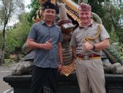 Kepala Satuan Polisi Pamong Praja Provinsi Bali Dewa Nyoman Rai Dharmadi usai menemui Atase Pertahanan Inggris Kolonel Paul Reynods di Taman Budaya Art Center, Denpasar, Kamis, 18 Agustus 2022 - foto: Koranjuri.com