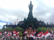 Ratusan Bendera Merah Putih berkibar di Monumen Perjuangan Rakyat Bali (MPRB), Renon, untuk mendukung gerakan 10 juta bendera, Selasa, 9 Agustus 2022 - foto: Istimewa
