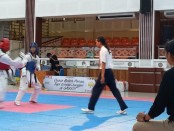 Kejurnas Taekwondo antar mahasiswa Rektor Cup Udayana 2022 - foto: Yan Daulaka