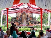 Ketua Dekranasda Provinsi Bali Putri Koster membuka Pameran Kerajinan di Anjungan Bali TMII, Jakarta, Rabu (28/12/2022) - foto: Istimewa