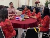 Ketua Badan Kerjasama Organisasi Wanita (BKOW) Provinsi Bali Tjok Putri Hariyani Sukawati saat melakukan kunjungan kerja ke Kabupaten Buleleng, Jumat (3/2/2023) - foto: Istimewa