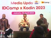 Press Conference IDCamp X Kadin 2023 yang diselenggarakan secara hybrid - foto: Koranjuri.com