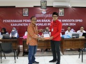 Ketua DPC PDI Perjuangan, Dion Agasi, resmi mendaftarkan sebanyak 45 Bacaleg ke Kabupaten Purworejo, Kamis (11/05/2023) - foto: Koranjuri.com