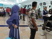 F bersaudara menjalani proses deportasi dari Bandara I Gusti Ngurah Rai Bali menuju Pakistan, Selasa (18/7/2023) - foto: Istimewa